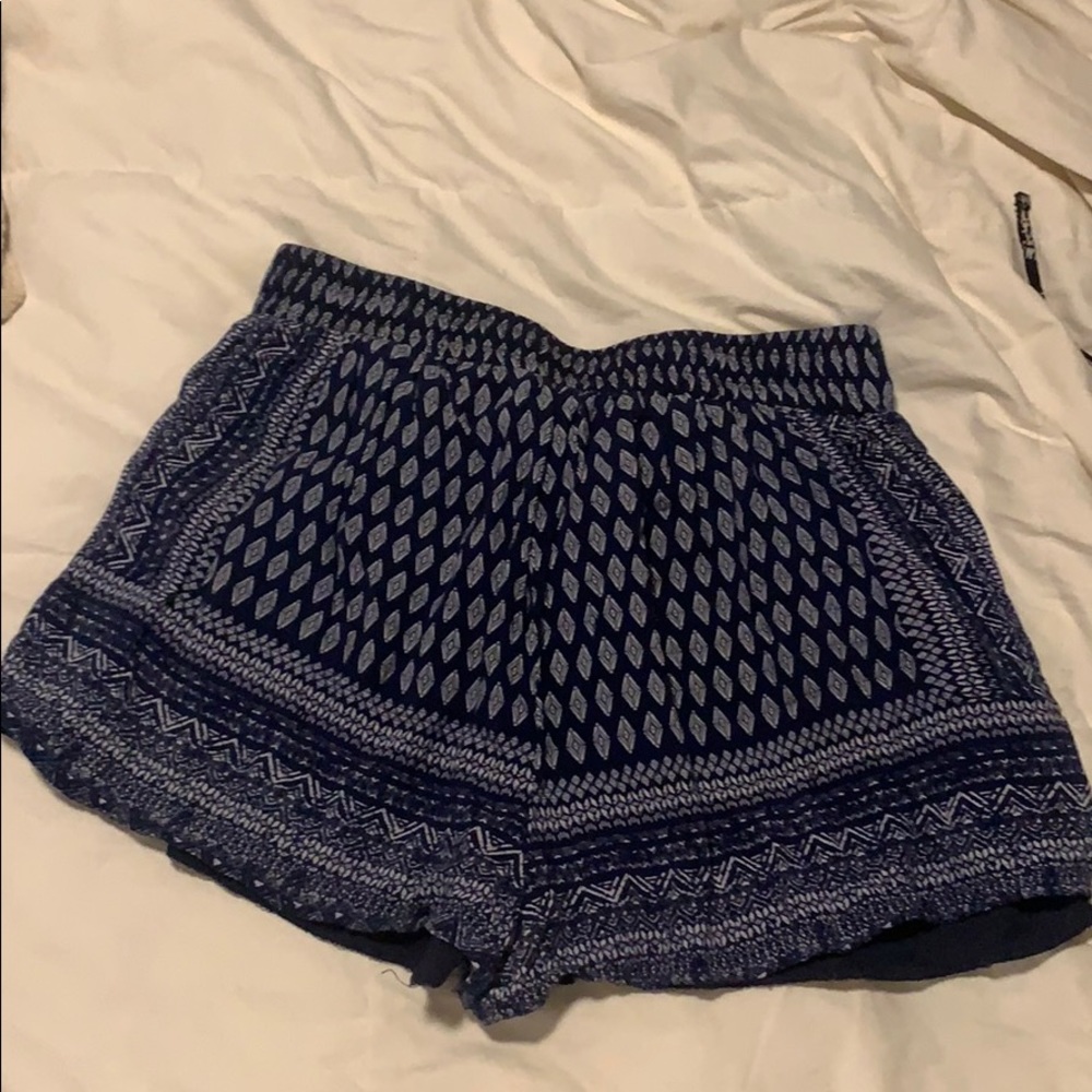 Shorts - Picture 3 of 3